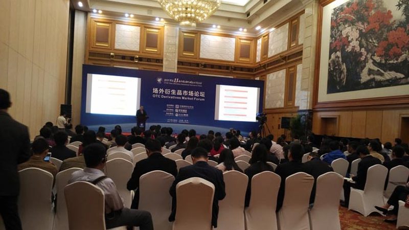 建造师培训课程的师资背景直接关系到教学质量。在挑选课程时，要关注以下几点：